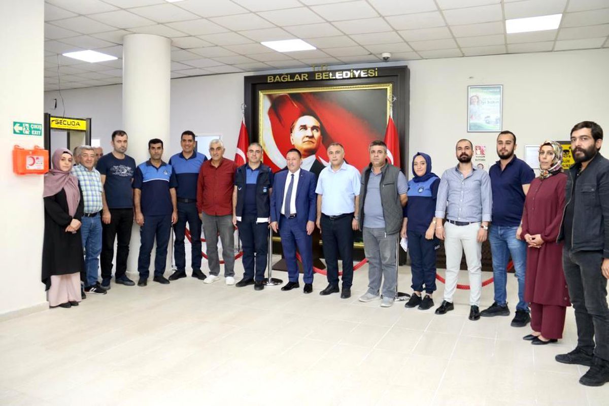 Diyarbakır haberi: Bağlar Belediye Başkanı Beyoğlu\'ndan personele ara zam jesti
