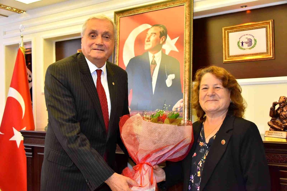 Başkan Bakkalcıoğlu\'na "Muhtarlar Günü" ziyareti