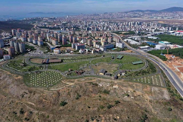 İstanbul'da bir ilk olacaktı! Milyonluk proje çürümeye terk edildi, ilçe belediyesi topu İBB'ye attı İstanbul'da bir ilk olacaktı! Milyonluk proje çürümeye terk edildi, ilçe belediyesi topu İBB'ye attı