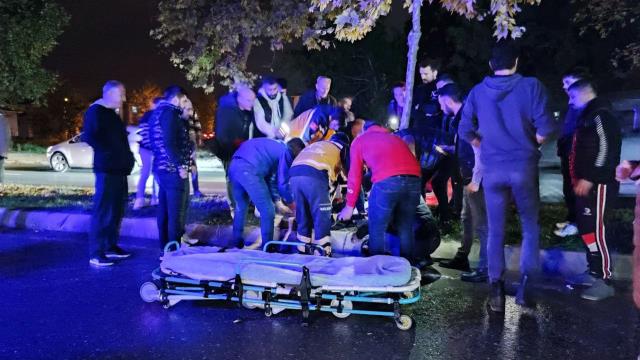 Bisikletiyle yolun karşısına geçmek isteyen 12 yaşındaki çocuğa otomobil böyle çarptı Bisikletiyle yolun karşısına geçmek isteyen 12 yaşındaki çocuğa otomobil böyle çarptı