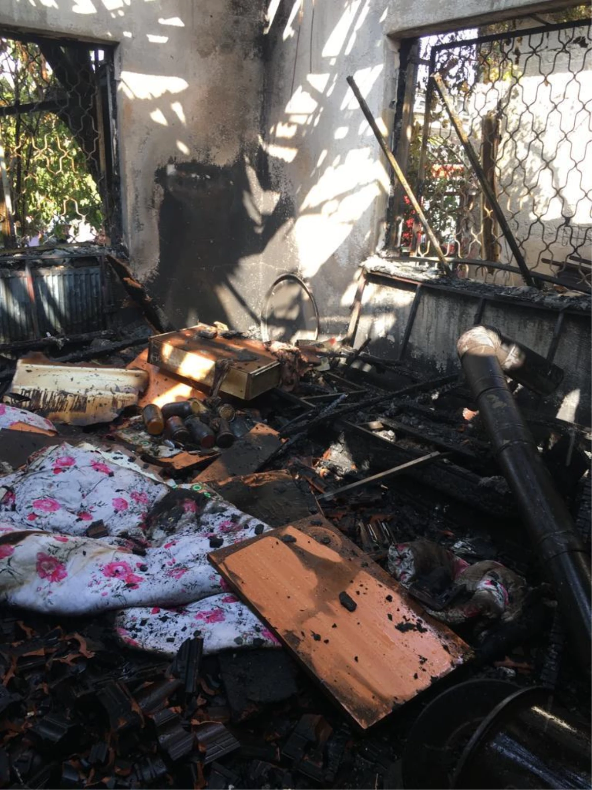 Son dakika haber | Burdur\'da evinde yangın çıkan kişi ağır yaralandı