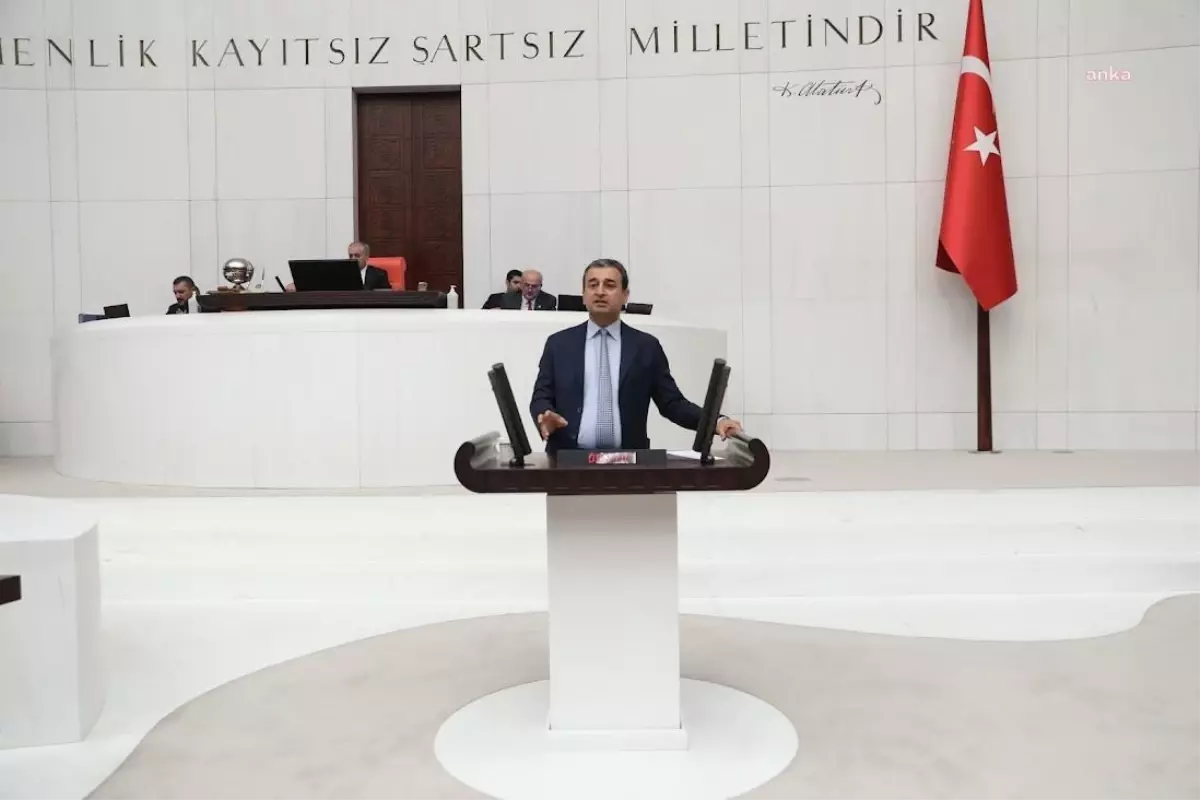 Burhanettin Bulut\'tan Emekli Promosyanlarına Haciz Konusunda "Kanundan Doğan Gerekliliktir" Diyen Nebati\'ye: "Emekliden Değil Bankalardan Yana Tavır...