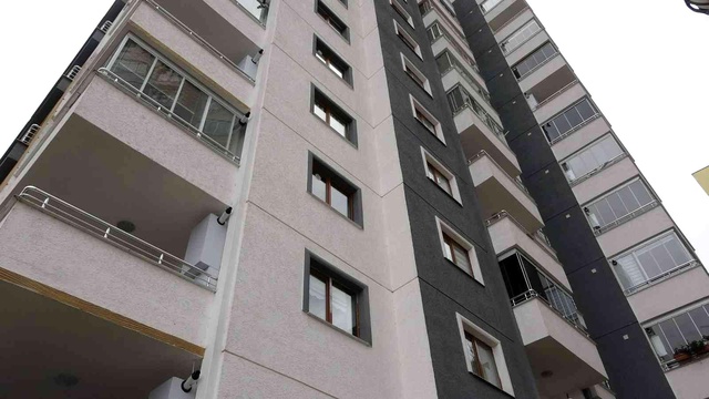Genç adam, eski karısıyla ilişkiye yaşayan şahıs tarafından evde bıçaklandı Genç adam, eski karısıyla ilişkiye yaşayan şahıs tarafından evde bıçaklandı