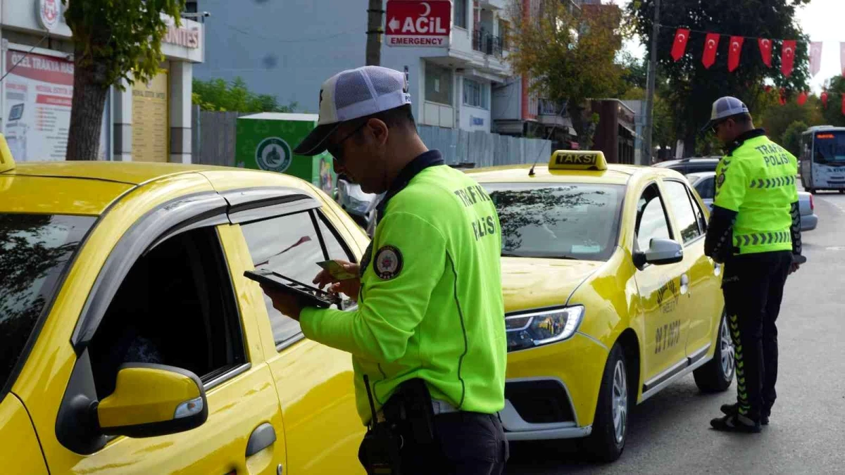 Edirne haberi... Edirne\'de ticari taksi sürücülerine ceza yağdı
