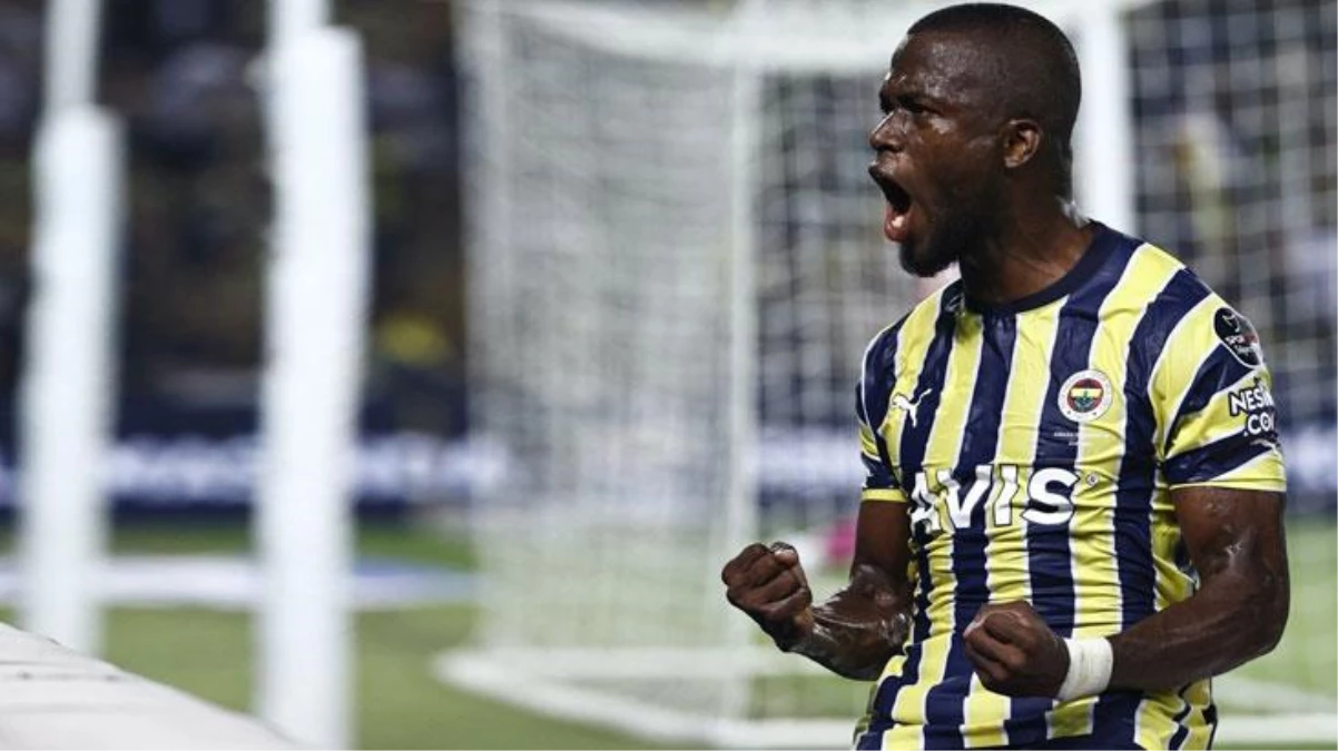 Fenerbahçe\'nin başarılı futbolcusu Valencia, "İsmimi kimse söylemiyor" deyip takma adını açıkladı