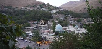 Irak-İran sınırında akarsu manzaralı çay ocağında, iki ülkenin para birimi geçiyor