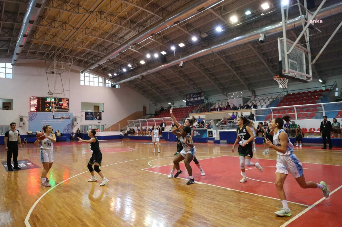 İzmir yerel haberleri | İzmit Belediyespor Kadın Basketbol Takımı Urla Belediyesi Gençlik Spor Kulübü\'nü 81-71 Mağlup Etti