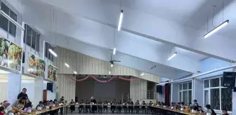 Kaymakam'dan pansiyon öğrencilerine pizzalı sürpriz