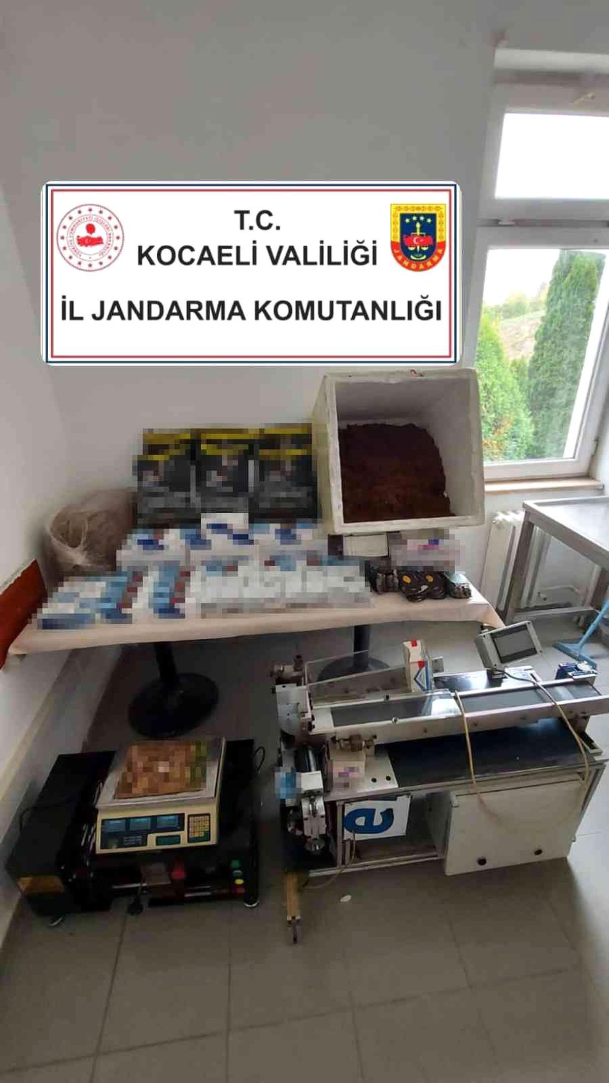 Son dakika haber! Kocaeli\'nde jandarma ekiplerinden kaçak sigara operasyonu