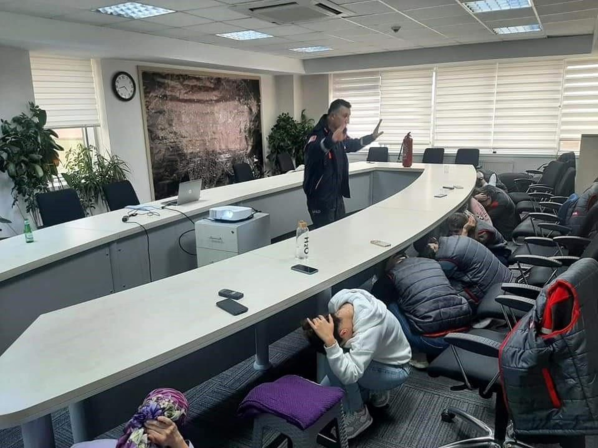 Son dakika haberleri... Market personellerine yönelik deprem, yangın ve tahliye\' tatbikatı yapıldı