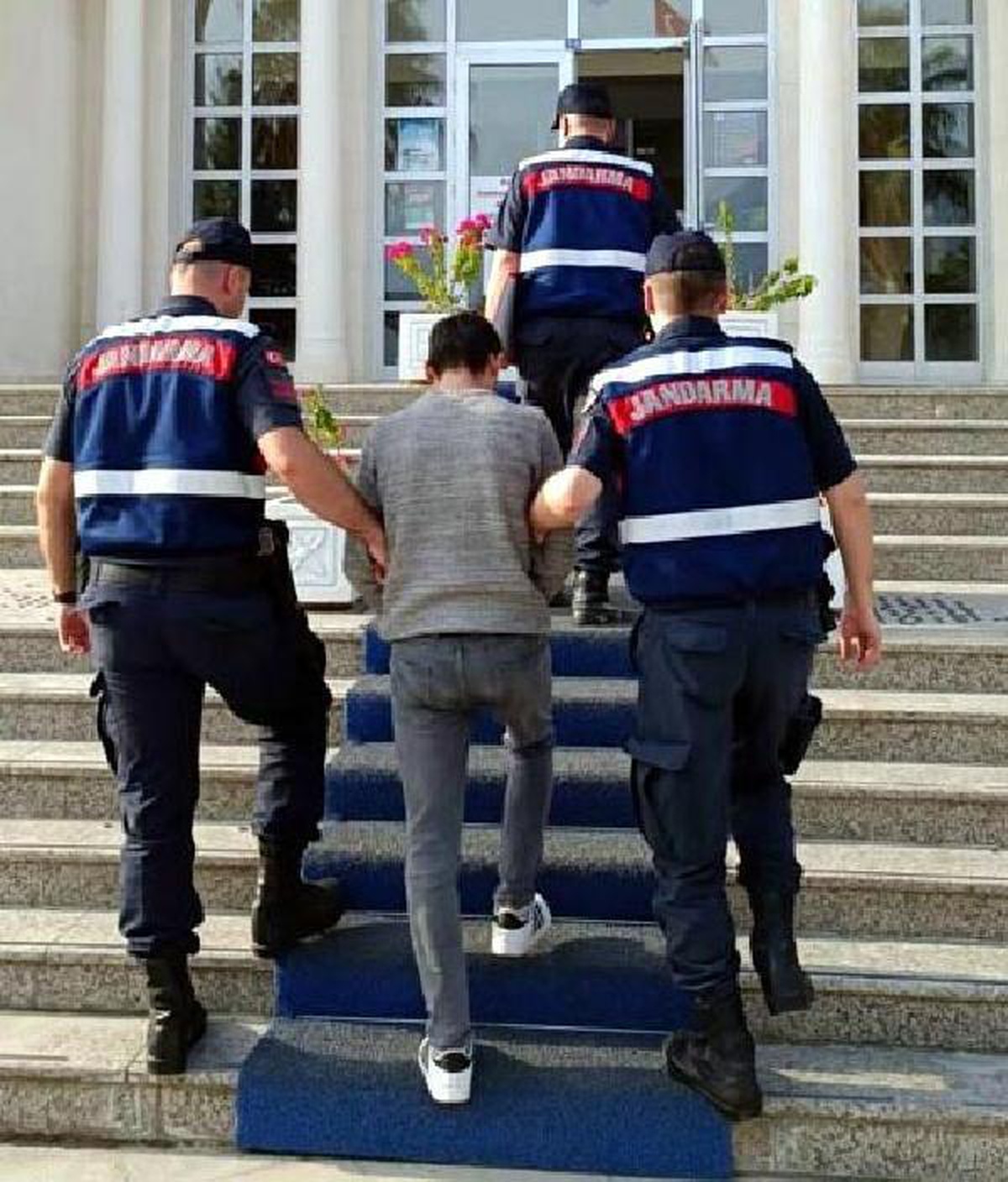 Muğla haberi... Muğla\'da firari hükümlü yakalandı