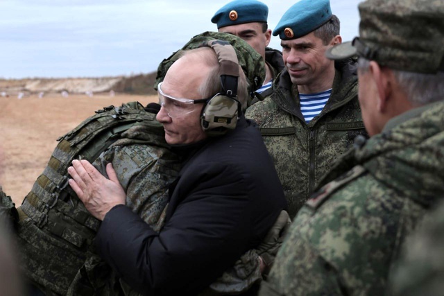 Putin, kısmi seferberlikle orduya alınan askerleri denetledi Putin, kısmi seferberlikle orduya alınan askerleri denetledi