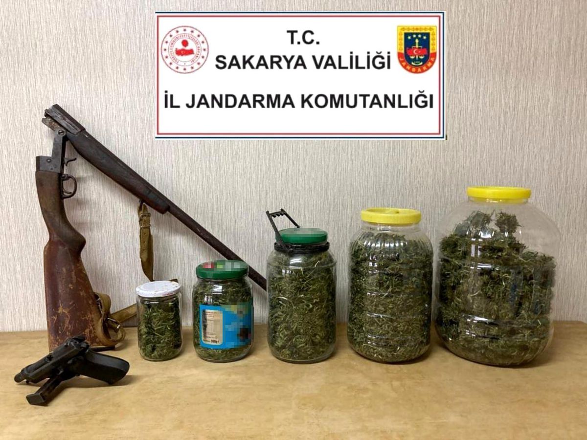 Son dakika 3. sayfa: Sakarya\'da uyuşturucu operasyonu: 1 gözaltı