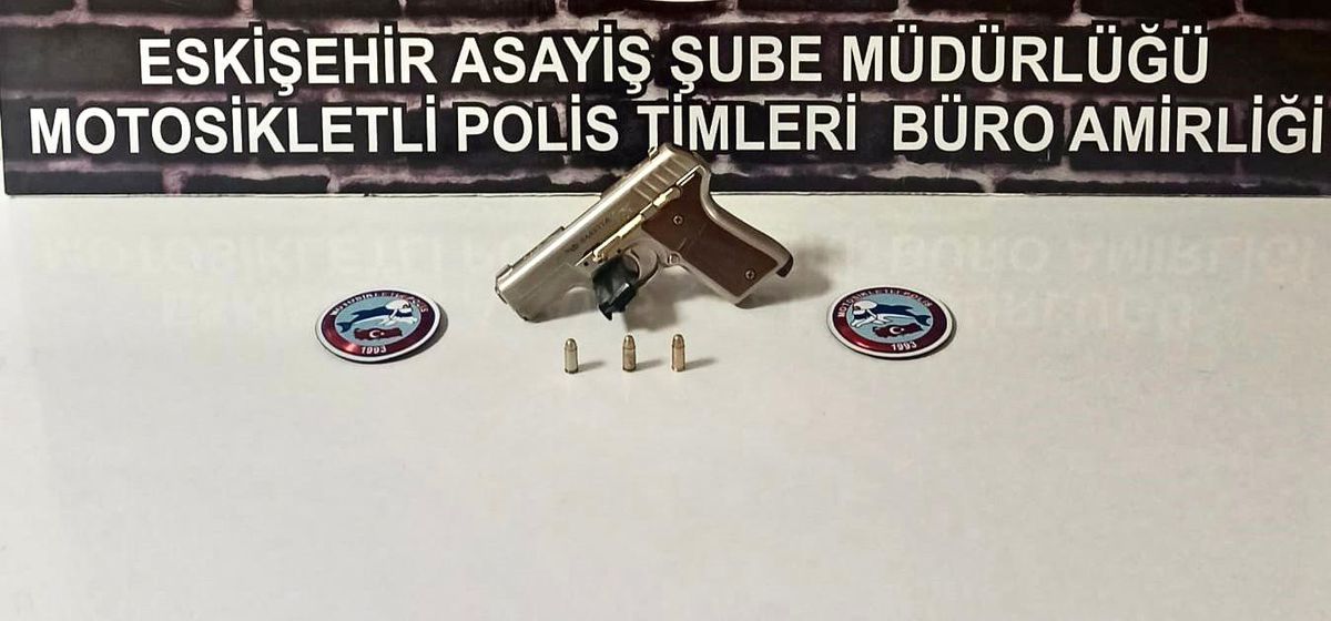 Şüpheli şahıslar silahlarla yakalandı