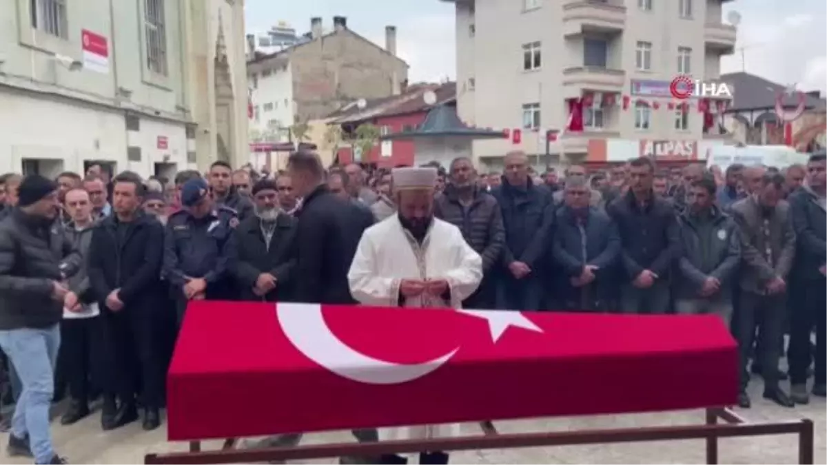 Trafik kazasında hayatını kaybeden bekçi son yolculuğuna uğurlandı