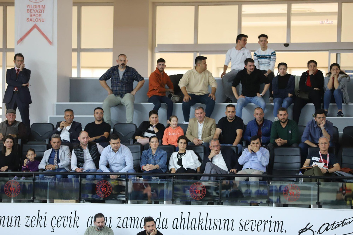 Yalova haberi... Turgutlu Belediyesi Kadın Basketbol Takımı Hdı Sigorta Yalova Vıp Karşısında 94-87 Galip Geldi
