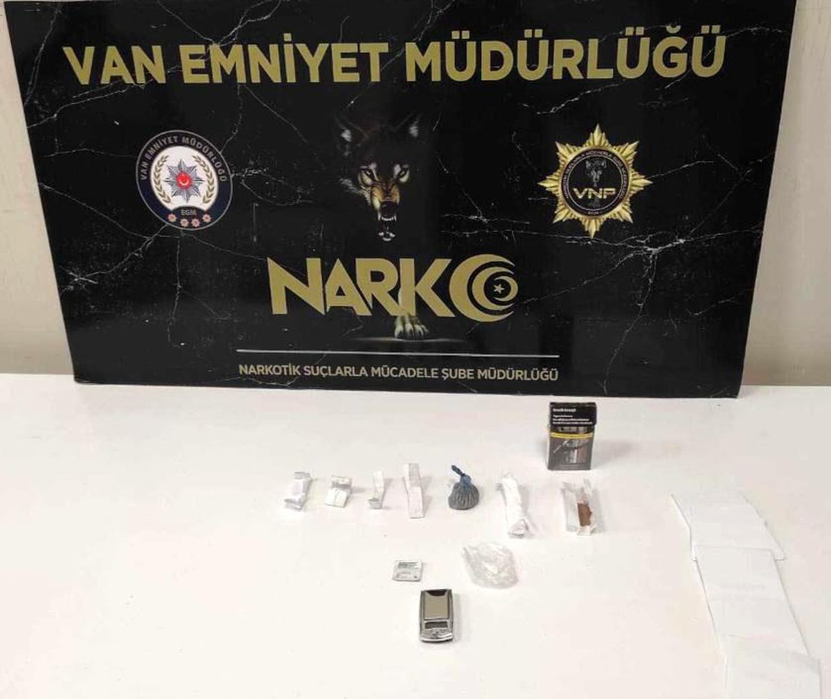 Son Dakika | Van\'da uyuşturucu satıcılarına yönelik operasyonlarda 13 zanlı yakalandı