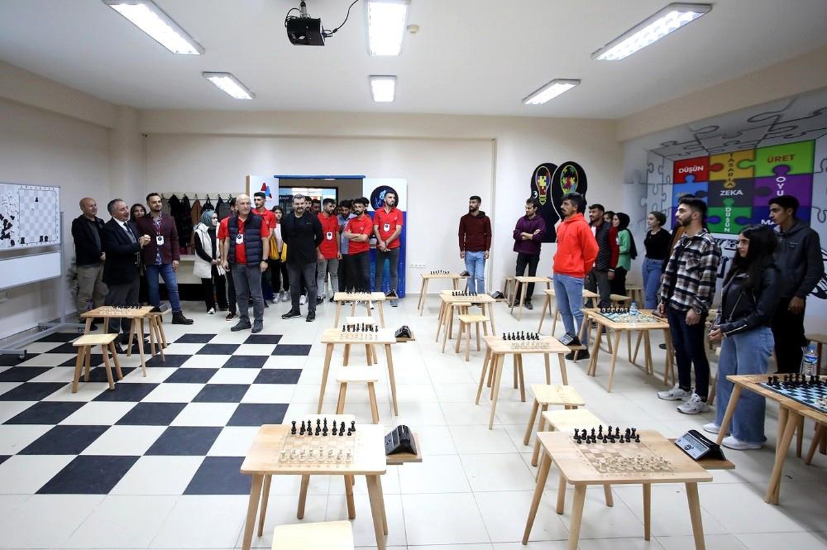 AİÇÜ\'de geleneksel hızlı satranç turnuvası gerçekleştirildi