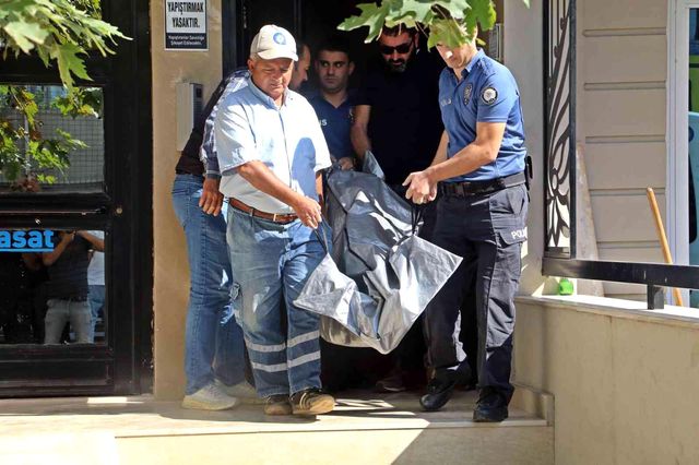 Almanca öğretmeninin evinde 17 yaşındaki öğrencisinin şüpheli ölümü Almanca öğretmeninin evinde 17 yaşındaki öğrencisinin şüpheli ölümü