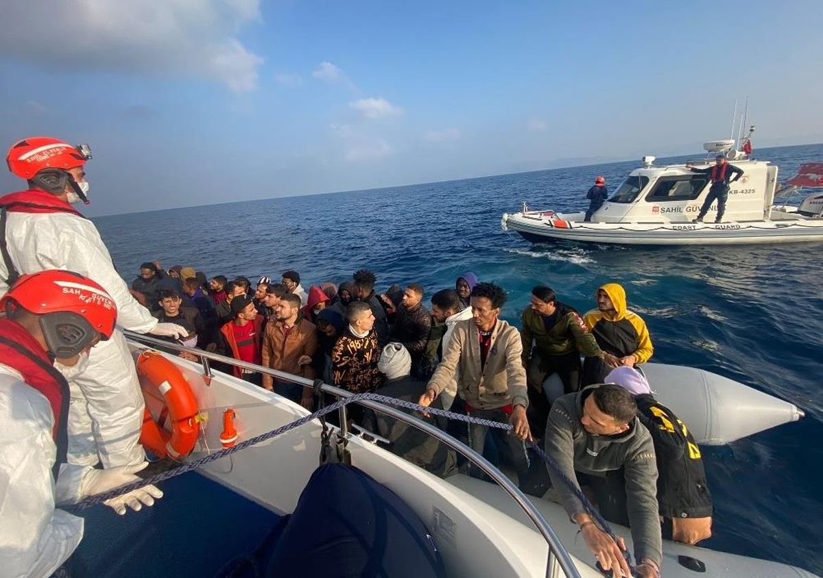 Aydın haber! Aydın\'da geri itilen 41 düzensiz göçmen kurtarıldı, 35 göçmen yakalandı