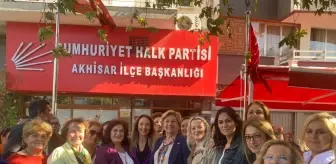 Manisa politika haberleri... CHP Kadın Kolları Genel Başkanı Nazlıaka Akhisar'da kadın kollarıyla buluştu