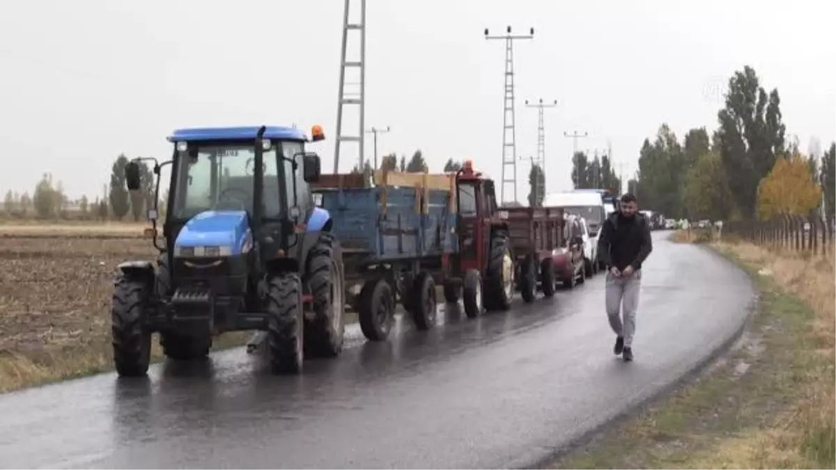 Çiftçilere kırik buğday ile yem bitkileri tohumu verildi