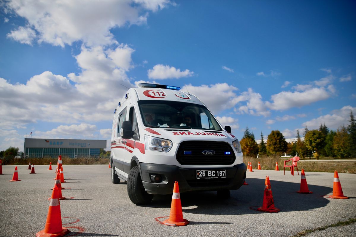 Eskişehir haberleri: Eskişehir\'de ambulans ekiplerine ileri sürüş teknikleri eğitimi verildi