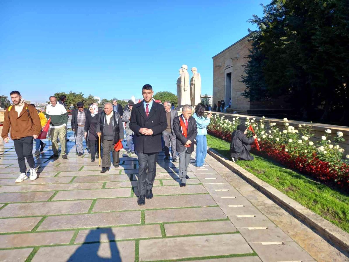 Gönül Köşkü Huzurevi sakinleri Anıtkabir\'i ziyaret etti