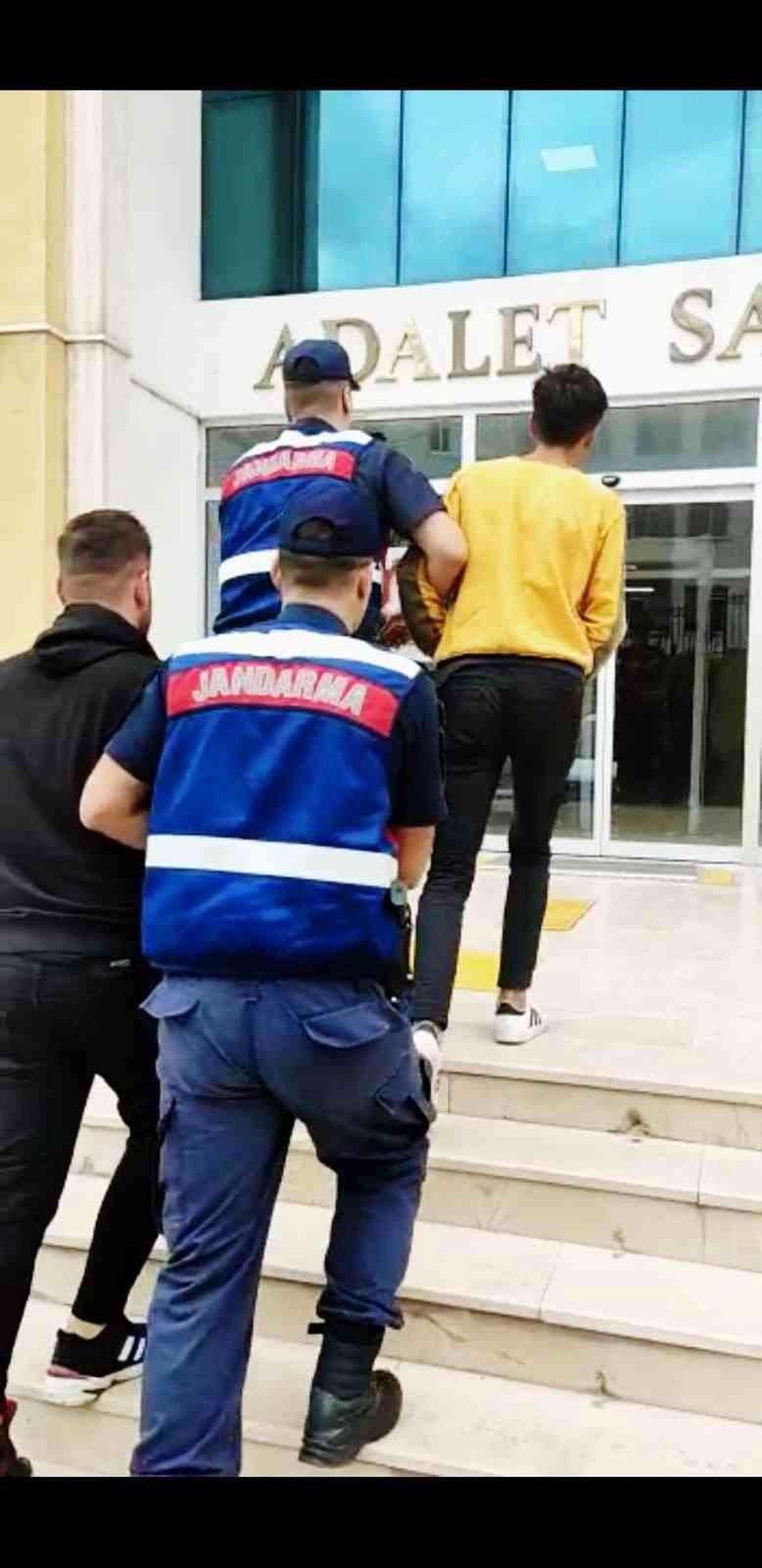 Artvin haberi: Artvin\'de hakkında kesinleşmiş hapis cezası bulunan kişi yakaladı