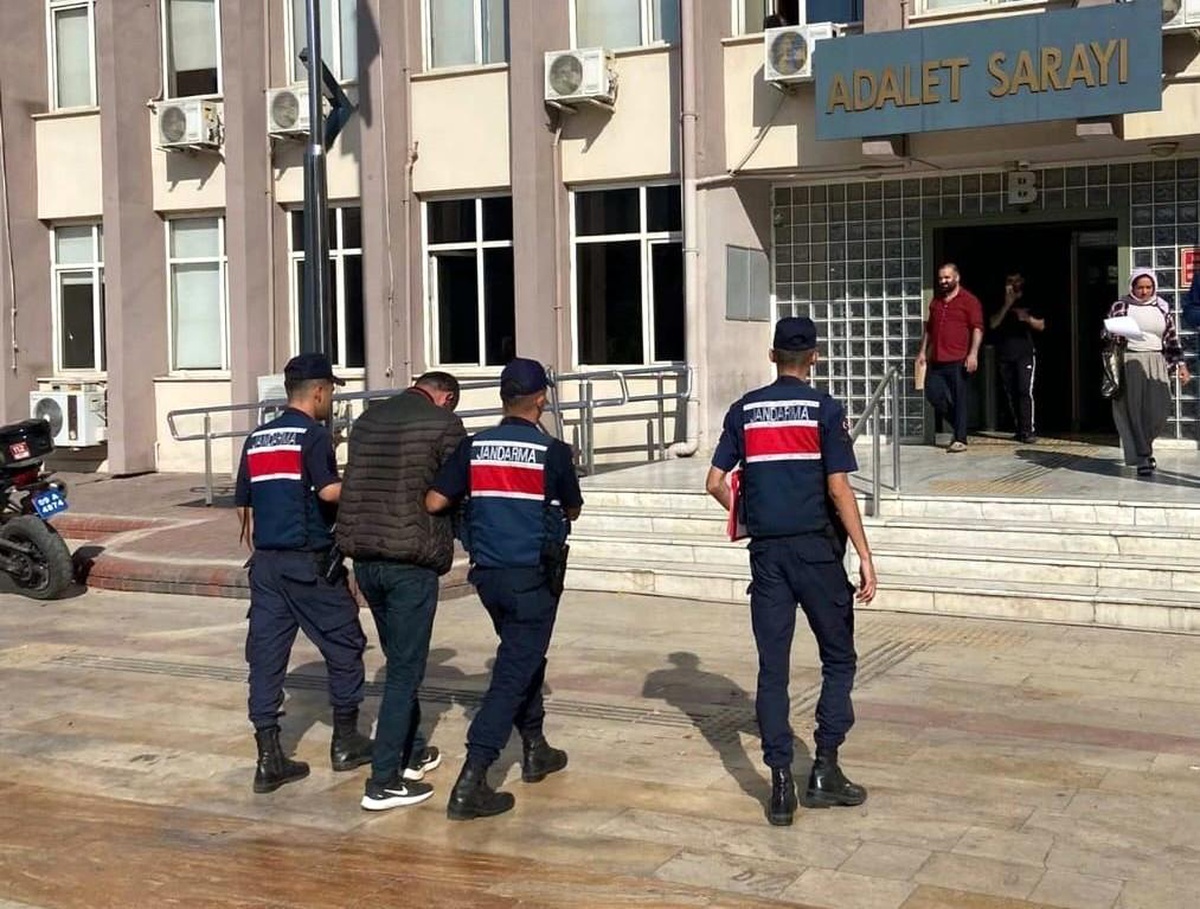 Son dakika haberi... Jandarma üç ayrı suçtan 9 yıl hapis cezası olan şahıs yakaladı