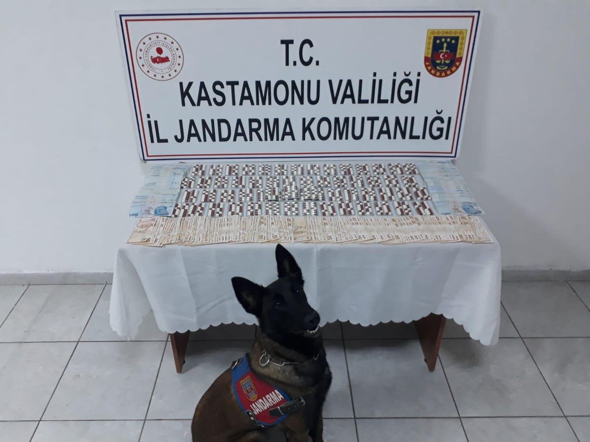 Son dakika haber: Kastamonu\'da uyuşturucu operasyonunda 3 zanlı yakalandı