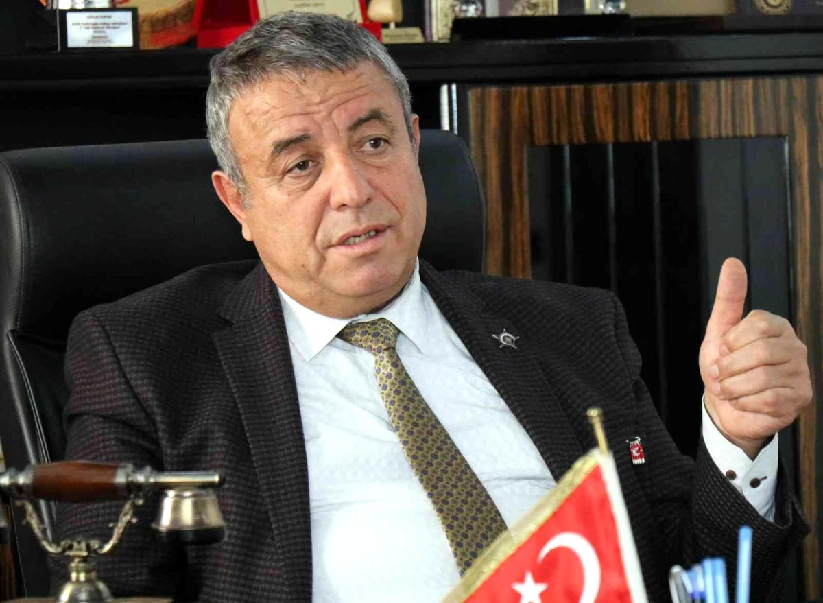 Kırşehir yerel haberi: Kırşehir ESOB Başkanı Öztürk: "Tercihlerinizi yerel esnaftan yapın"