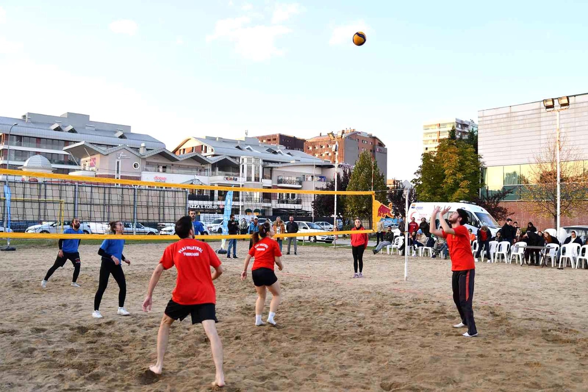 Plaj voleybolunda şampiyon "Zeplin" takımı oldu