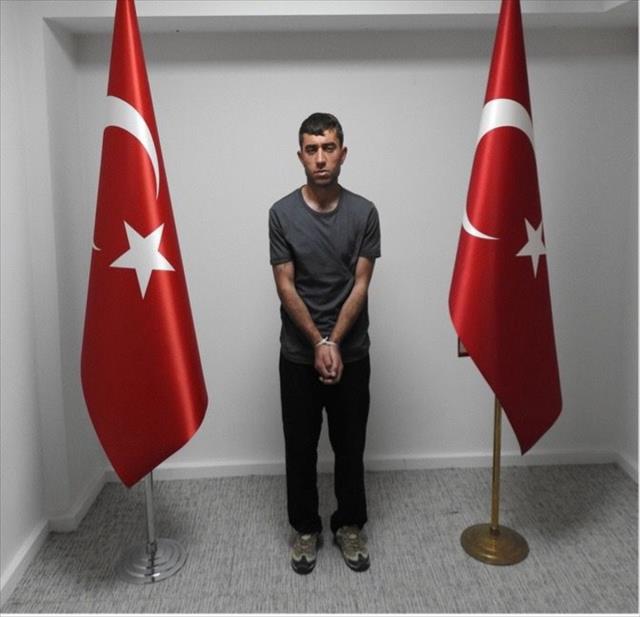 Son Dakika! MİT, terör örgütü PKK'nın sözde suikast birimi komutanı Burhan Piçak'ı Kuzey Irak'ta yakalayıp Türkiye'ye getirdi Son Dakika! MİT, terör örgütü PKK'nın sözde suikast birimi komutanı Burhan Piçak'ı Kuzey Irak'ta yakalayıp Türkiye'ye getirdi