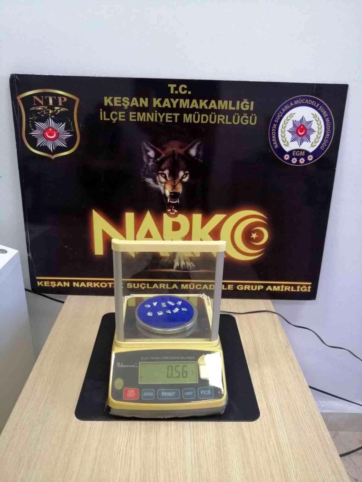 Şüphe üzerine durdurulan şahsın üzerinden uyuşturucu madde çıktı