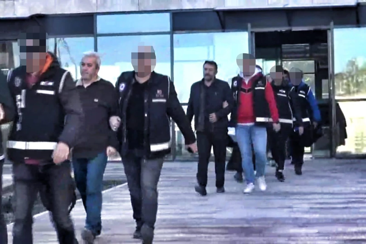 Son dakika haberleri... Afyonkarahisar\'da FETÖ\'ye yönelik Gazi Turgut Aslan Operasyonu\'nda 8 zanlı tutuklandı