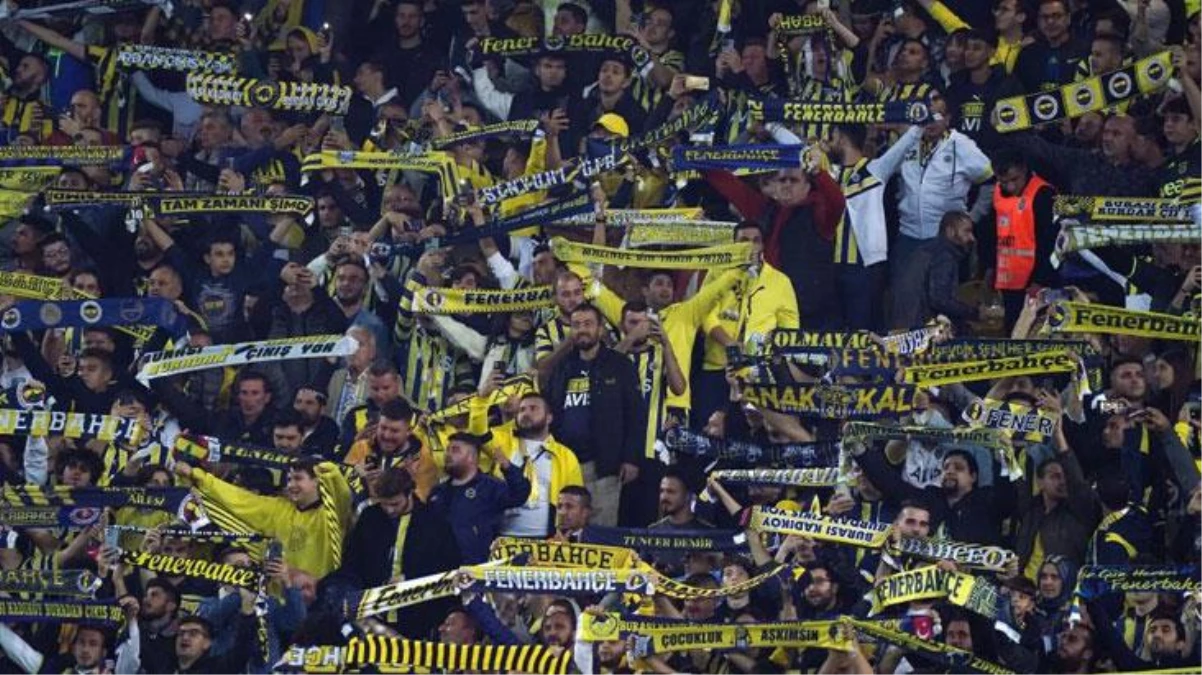 Jorge Jesus\'un Başakşehir maçındaki sol bek tercihi Fenerbahçeli taraftarları kızdırdı