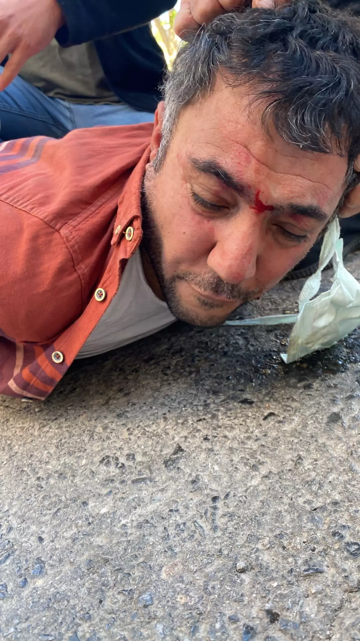 Son Dakika | İçişleri Bakanlığı Bursa\'da cezaevi personelini taşıyan servis aracına yönelik 20 Nisan\'daki saldırının faillerinden MLKP üyesi Cebrail Gündoğdu\'nun...