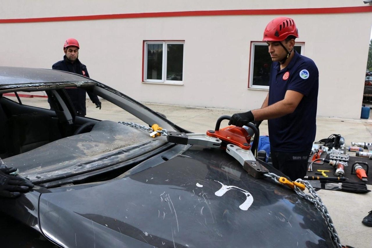 Büyükşehir\'in kurtarma timleri eğitimlerini sürdürüyor