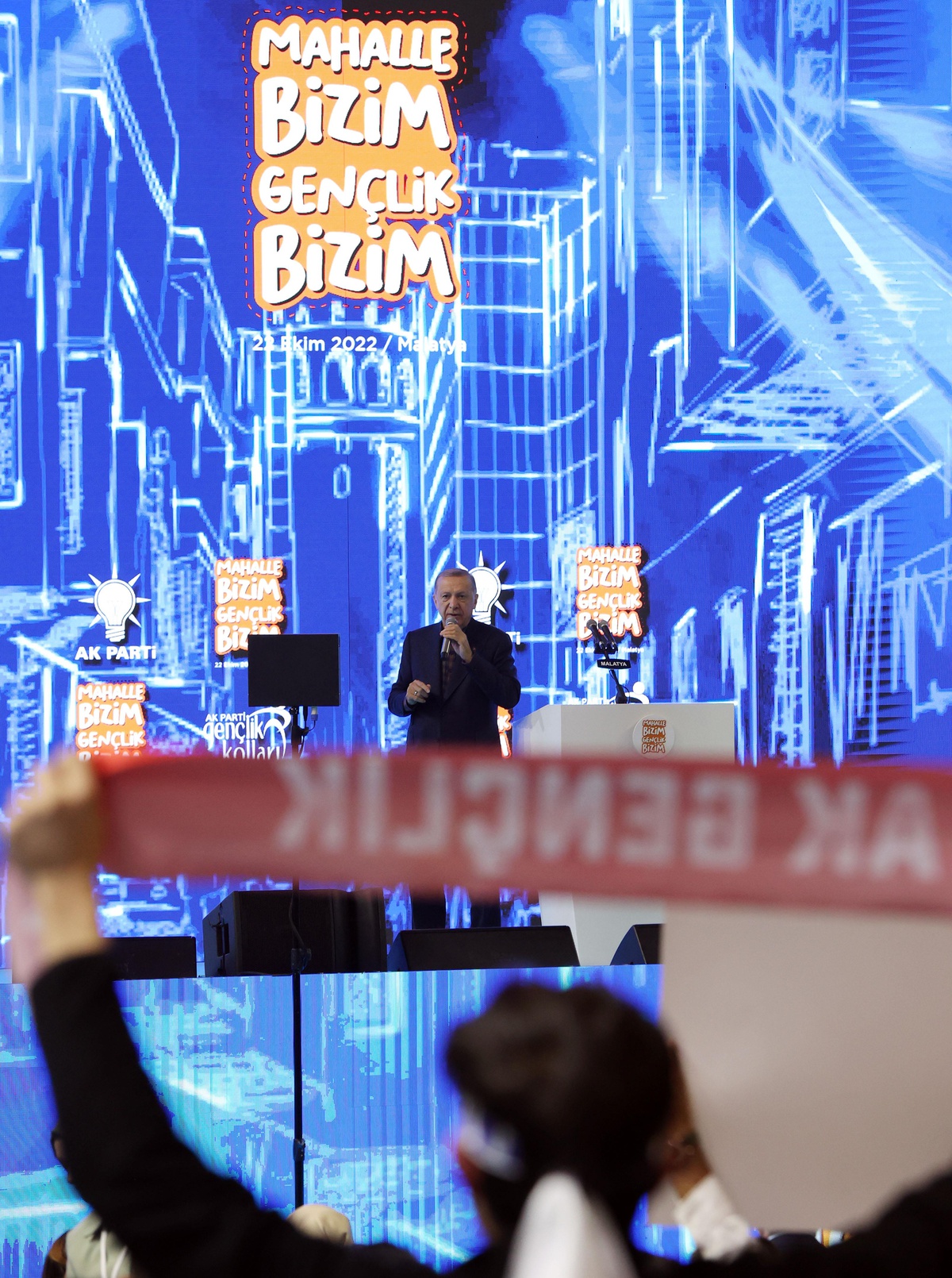 Cumhurbaşkanı Erdoğan, "Mahalle Bizim, Gençlik Bizim Programı"nda konuştu: (1)