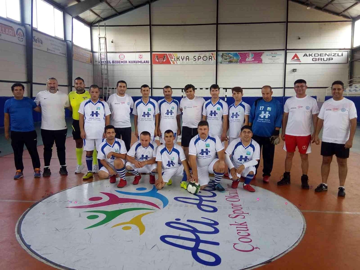 Muğla haberleri | Fethiye\'de özel sporcular gösteri maçı yaptı