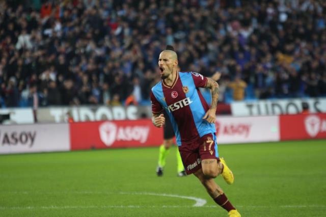 Fırtına galibiyet özlemini sonlandırdı! Trabzonspor, Sivasspor'u tek golle devirdi Fırtına galibiyet özlemini sonlandırdı! Trabzonspor, Sivasspor'u tek golle devirdi