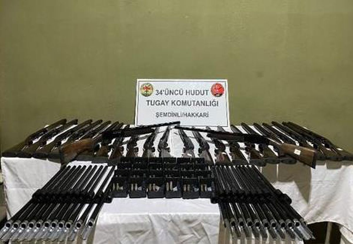 Hakkari haberleri! Hakkari sınırındaki arama faaliyetlerinde 24 av tüfeği ele geçirildi