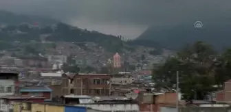 Kolombiyalı yerli halk topluluğu üyeleri, barınma merkezindeki olumsuz şartlardan şikayetçi