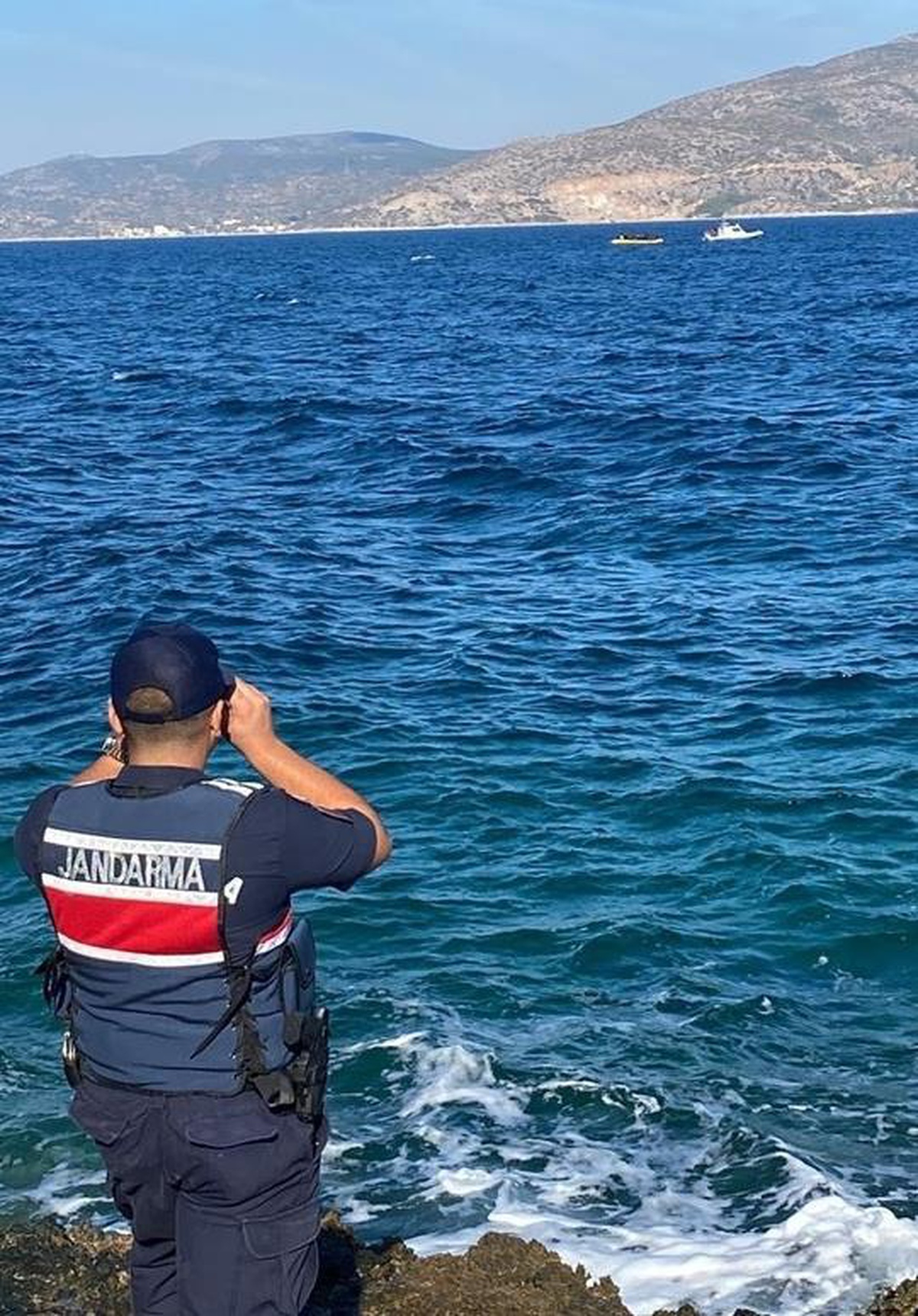 Aydın gündem haberleri... Kuşadası açıklarındaki 37 düzensiz göçmen kurtarıldı