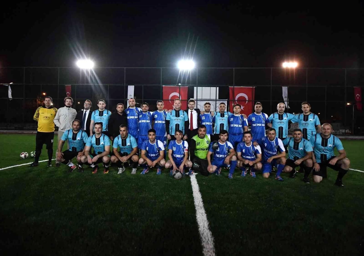 Bursa haberleri... Osmangazi Belediyesi birimler arası futbol turnuvası başladı