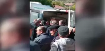 Polis memurunun öldürdüğü eşi ve kayınpederi toprağa verildi