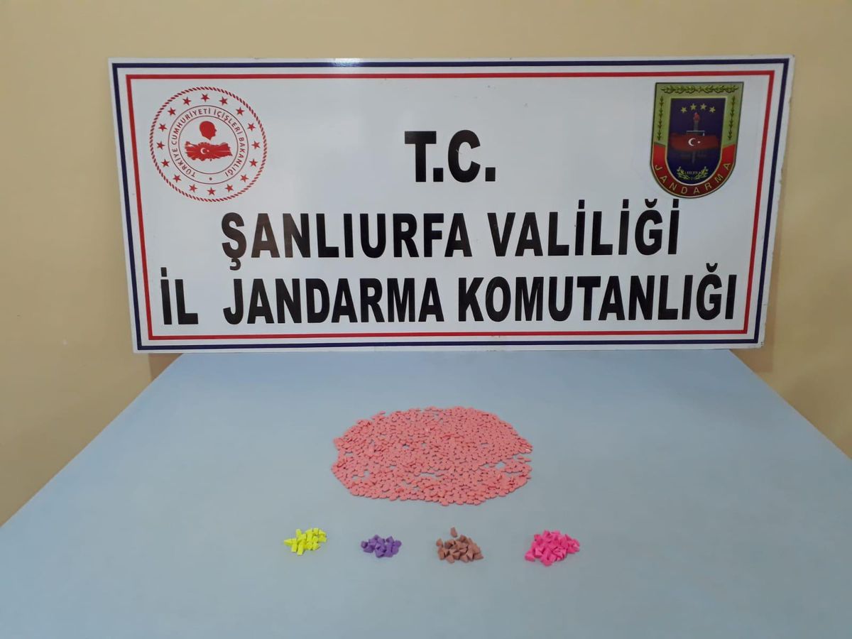 Şanlıurfa gündem haberi: Şanlıurfa\'da üzerinde 295 uyuşturucu hap ele geçirilen zanlı tutuklandı