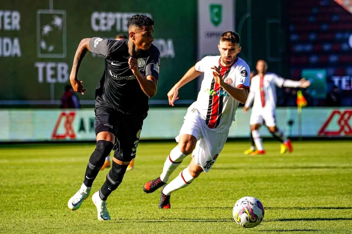 Spor Toto Süper Lig: Ümraniyespor: 1 Fatih Karagümrük: 3 (Maç sonucu)