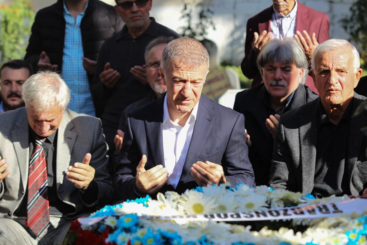 Trabzonspor\'un efsane futbolcusu Kadir Özcan mezarı başında anıldı